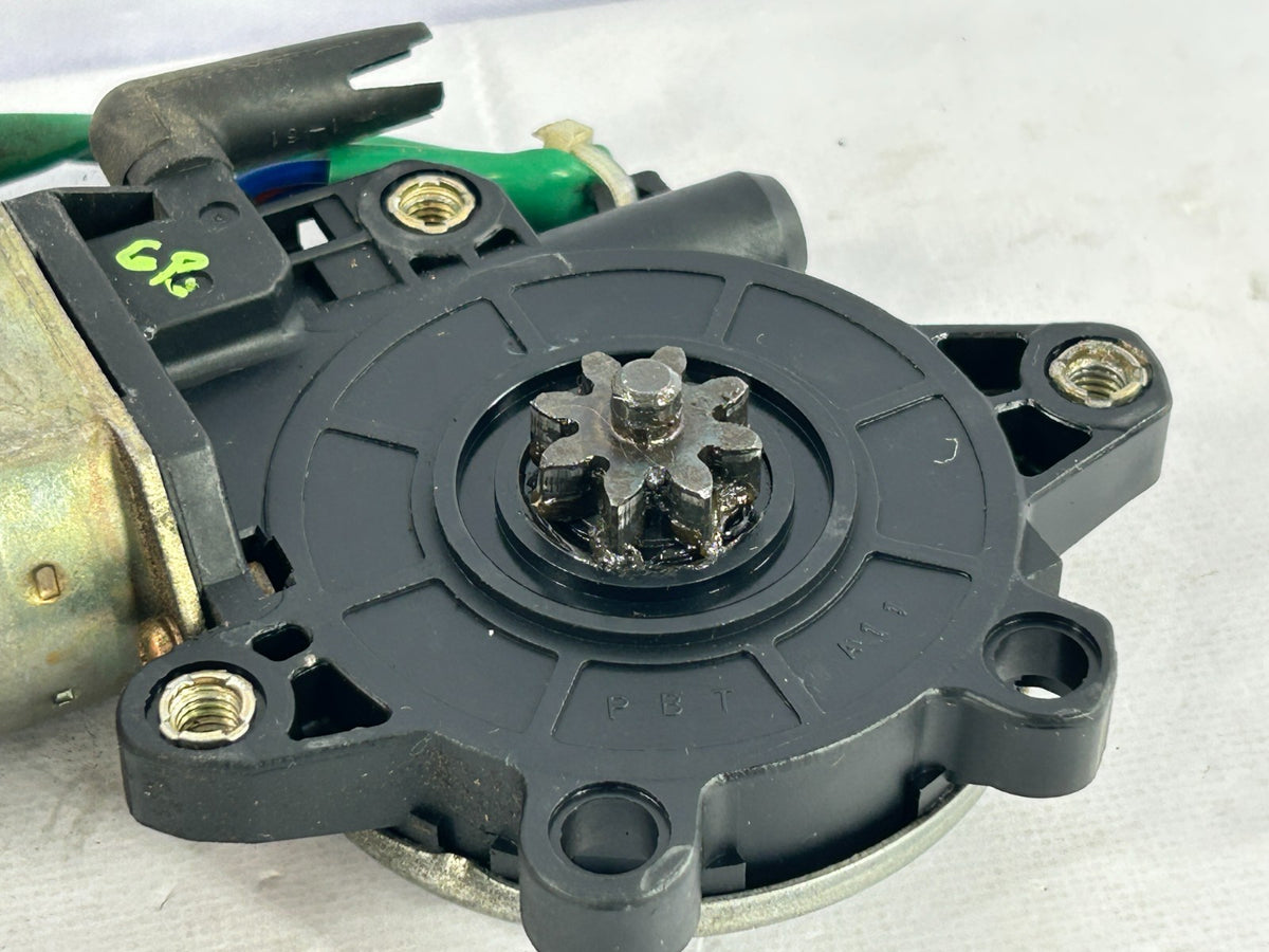 00-04 Subaru Legacy Outback Front Right Window Regulator Motor OEM 61188AE00A