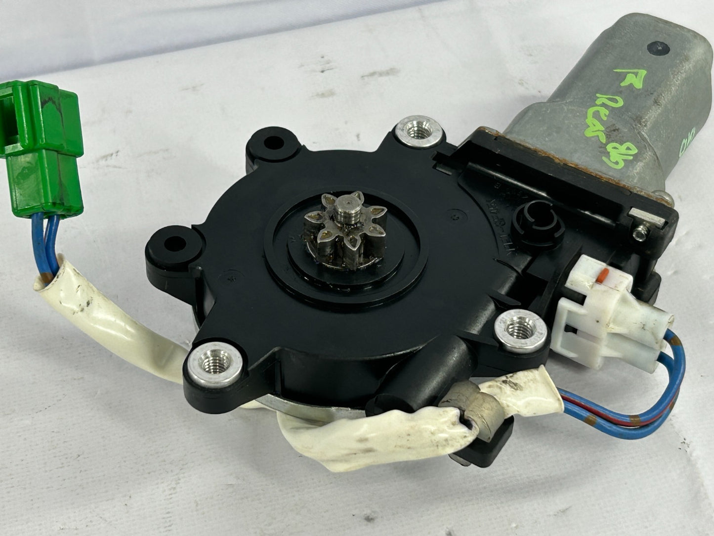 2005-2009 Subaru Outback Rear Right Door Window Regulator Motor OEM 62188AG00A