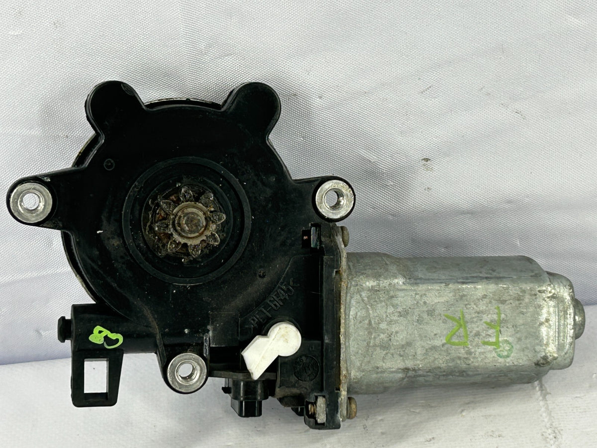 02-07 Subaru Impreza Front Right Door Power Window Motor OEM 61188FE022