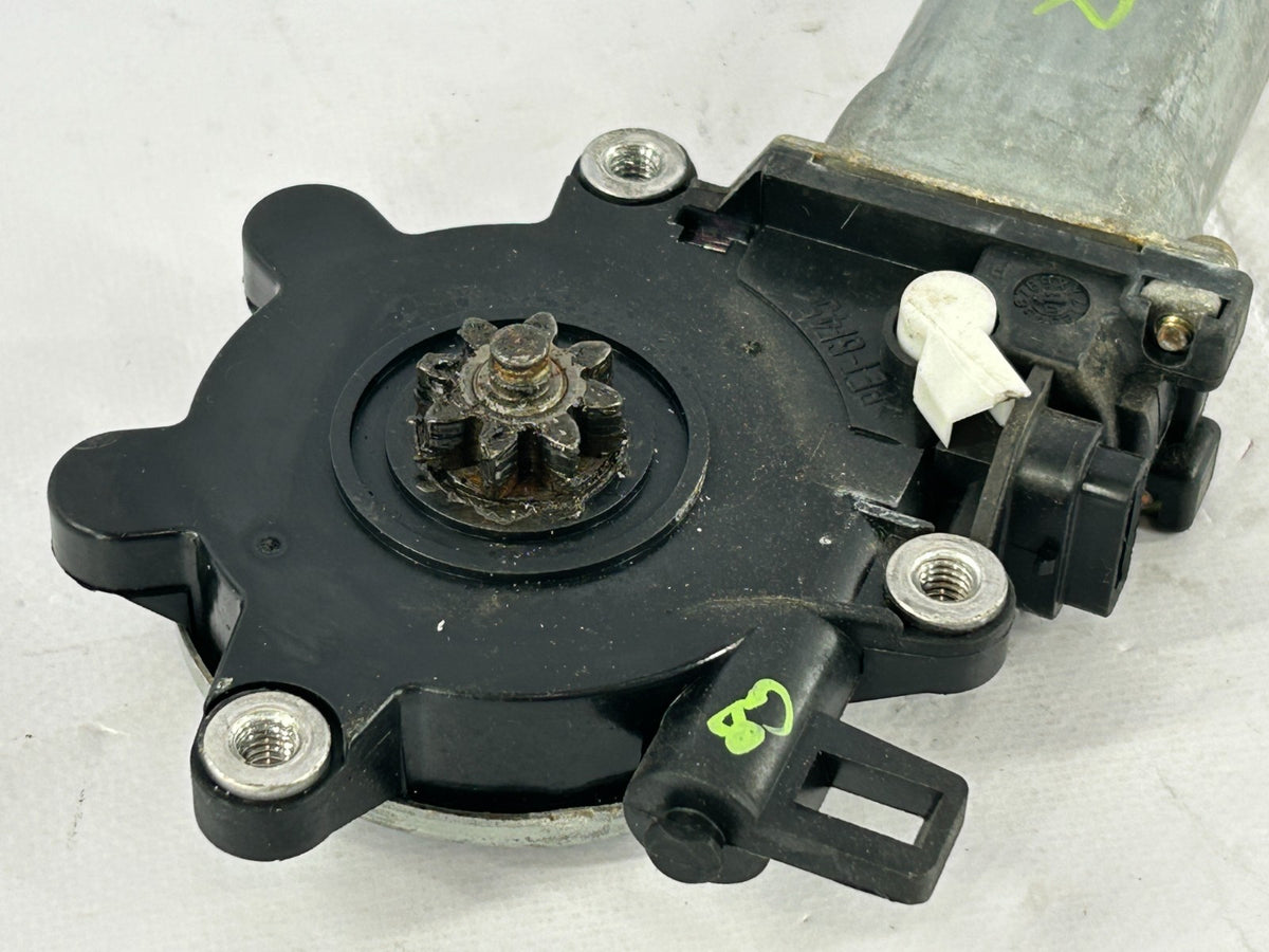 02-07 Subaru Impreza Front Right Door Power Window Motor OEM 61188FE022