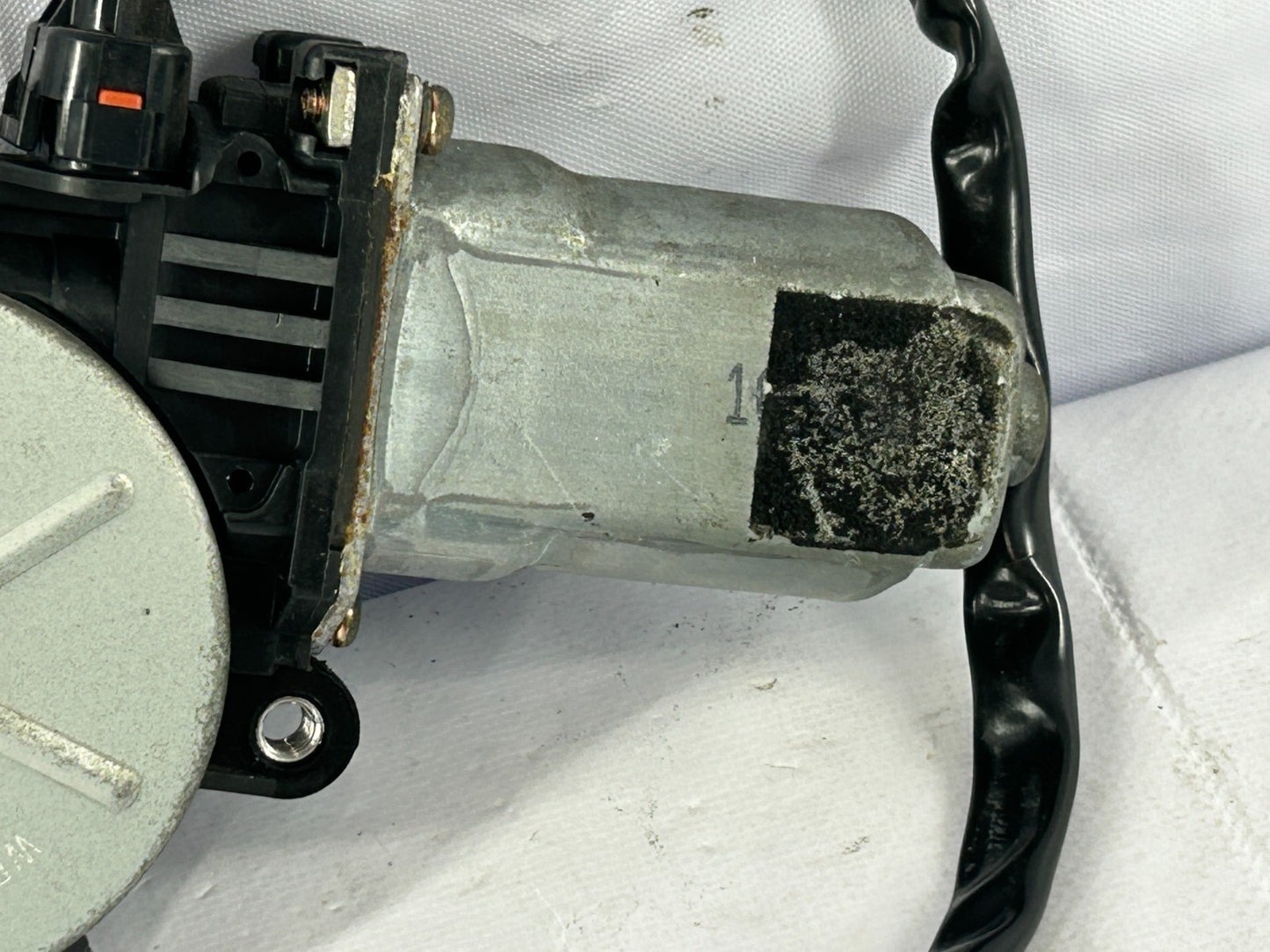 02-04 Subaru Impreza Outback Rear Right Door Power Window Motor OEM 62188FE000