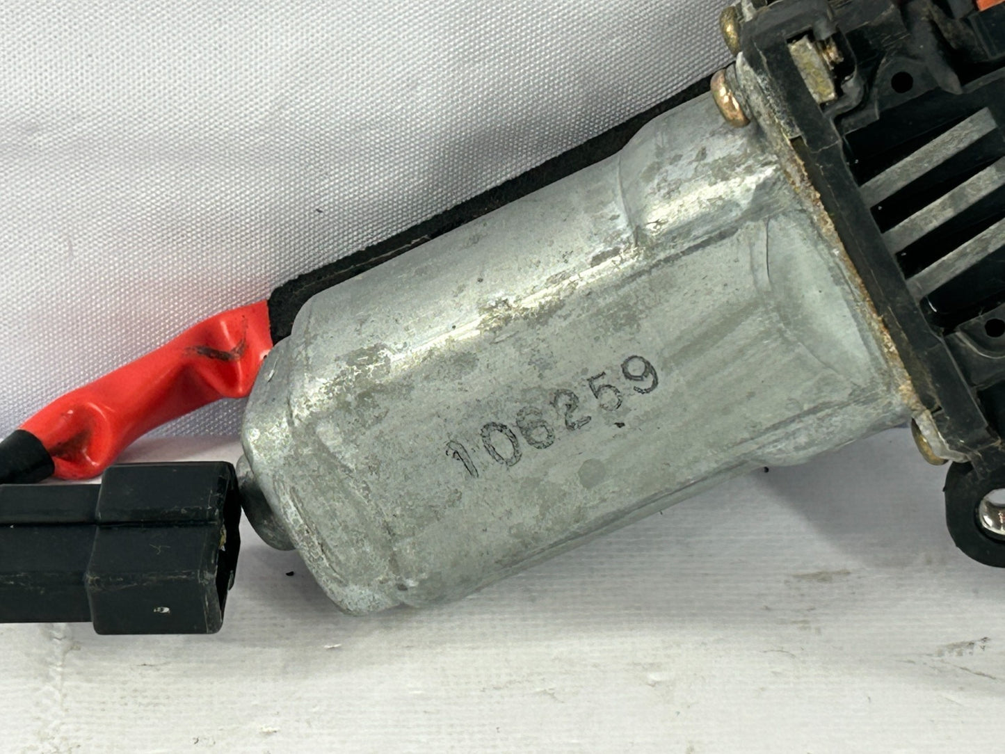 02-04 Subaru Impreza Outback Front Left Door Power Window Motor OEM 61188FE010
