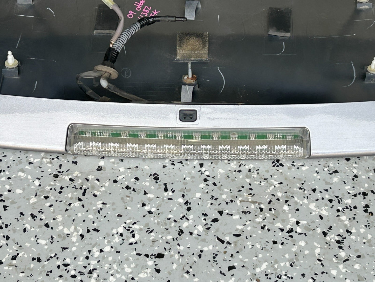 2005-2009 Subaru Outback Rear Tailgate Spoiler 3rd Brake Light OEM 96031AG01ANN