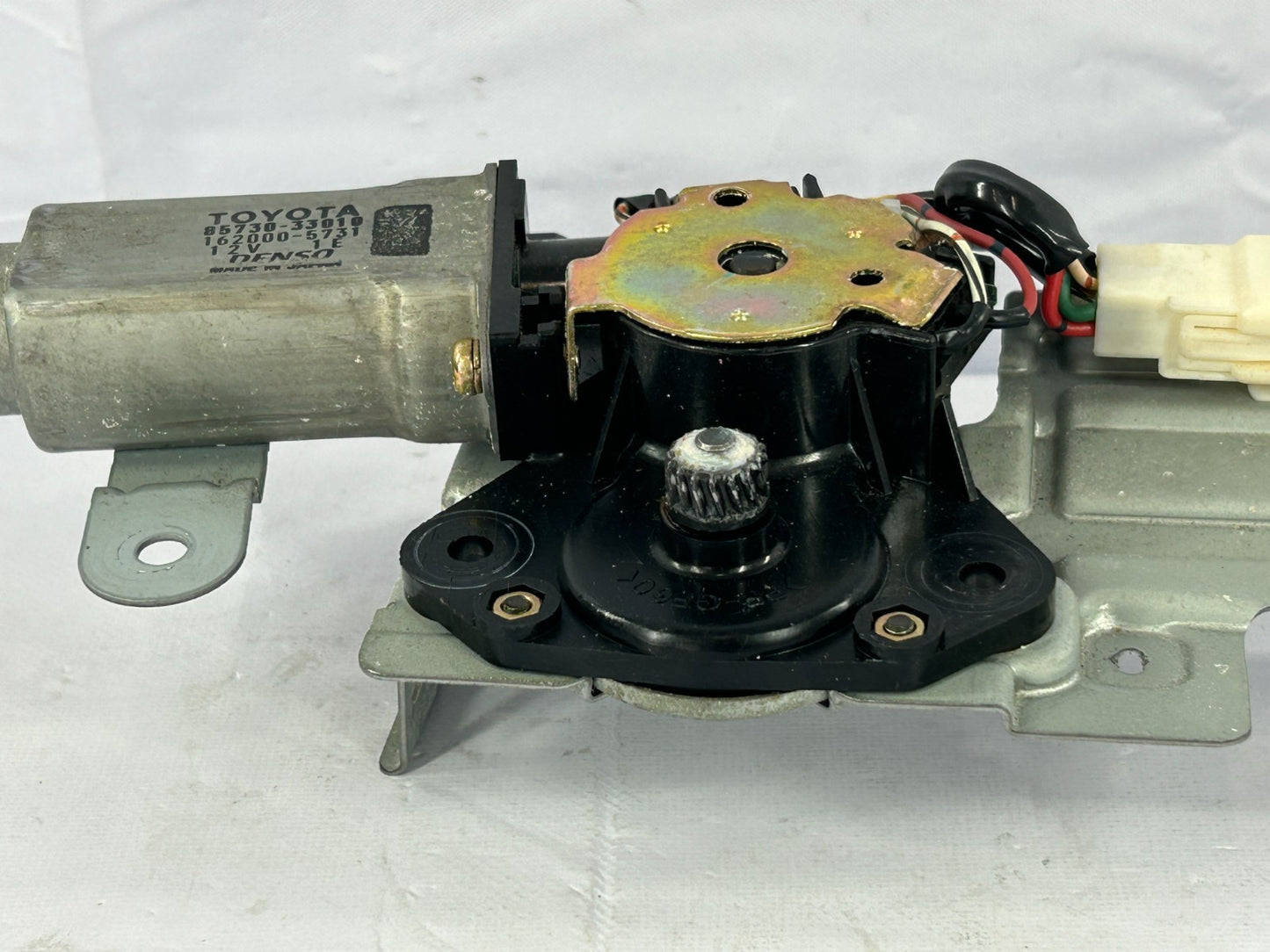 2001-2005 Toyota RAV4 Sunroof Sliding Gear Motor Assembly OEM 63260-42080