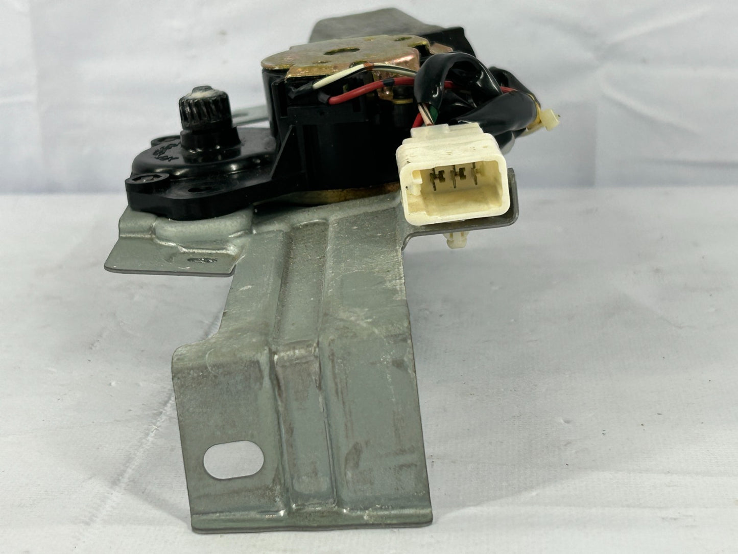 2001-2005 Toyota RAV4 Sunroof Sliding Gear Motor Assembly OEM 63260-42080