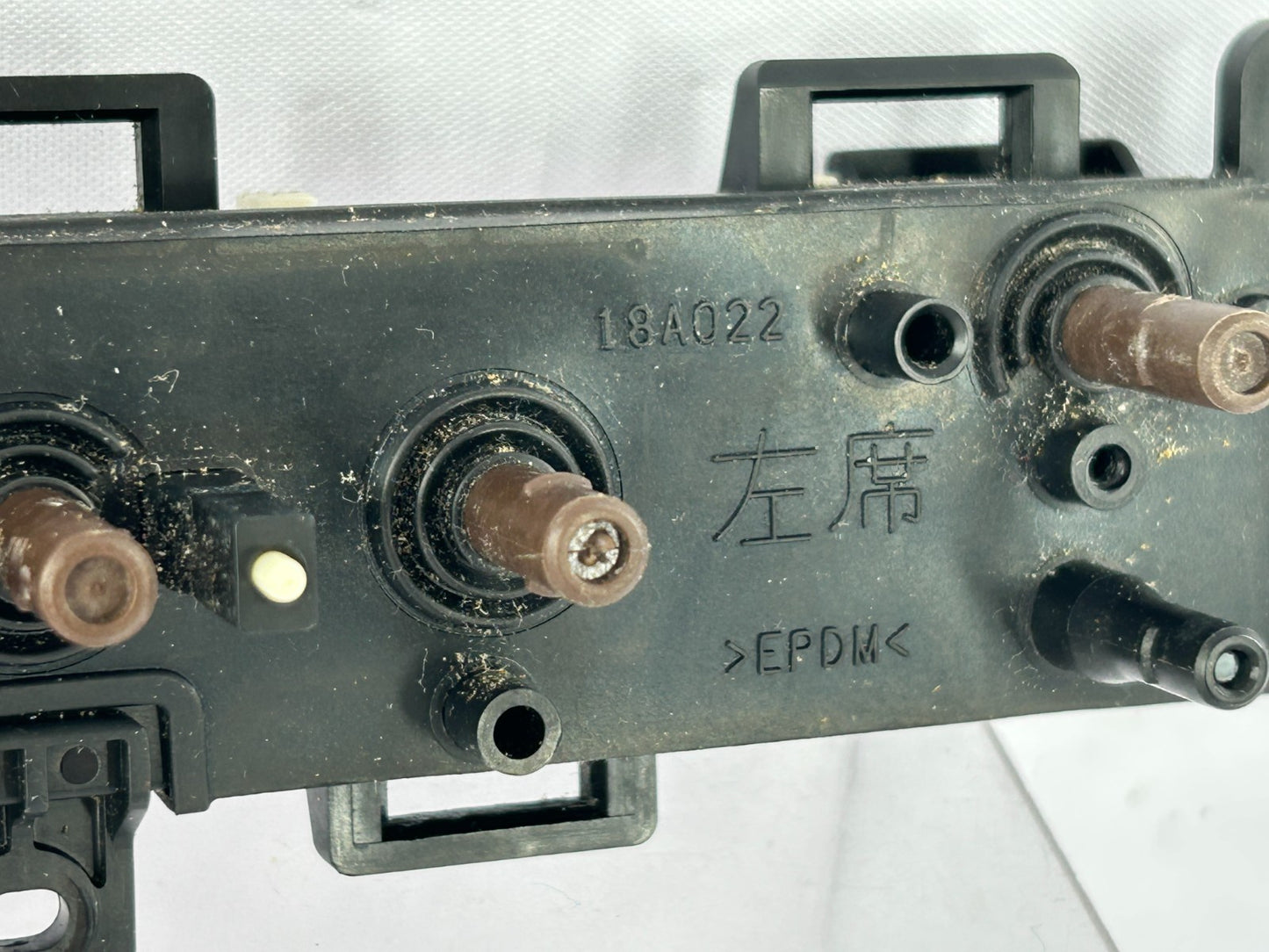 01-05 Toyota Sequoia Front Left Seat Adjustment Control Switches OEM 84922-33130