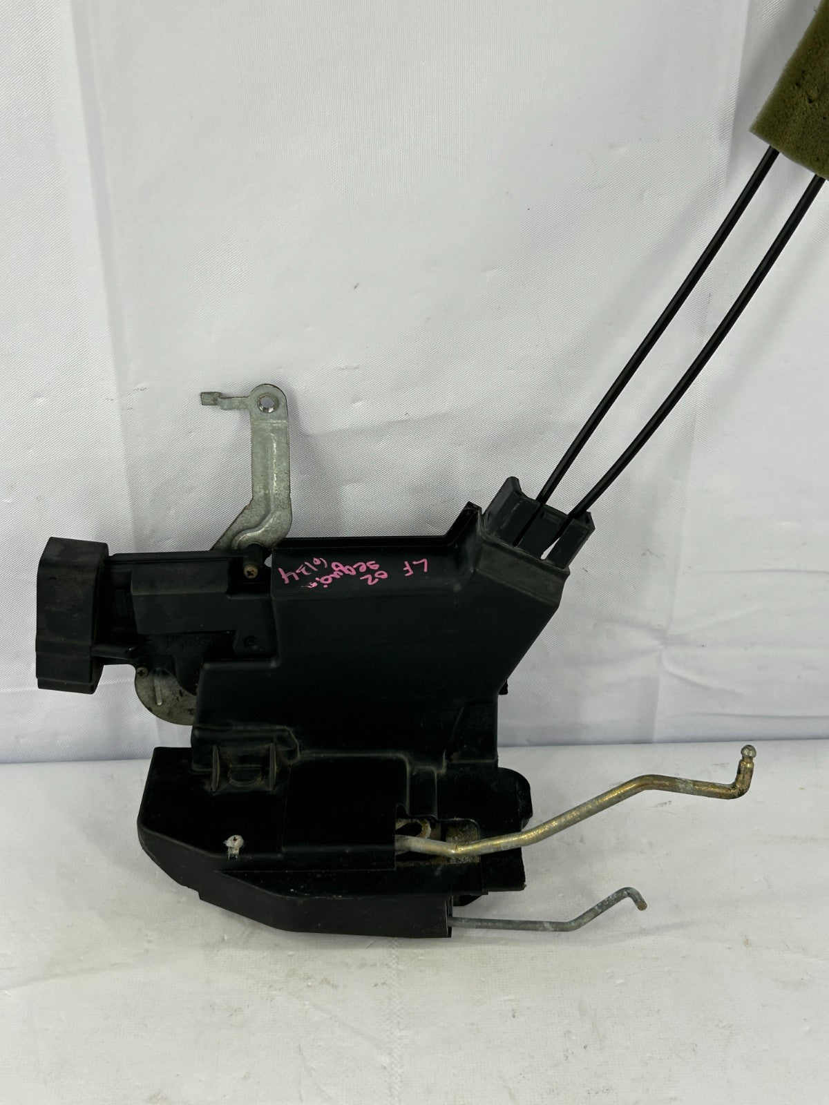 2001-2007 Toyota Sequoia Front Left Door Lock Latch Actuator OEM 69040-0C020