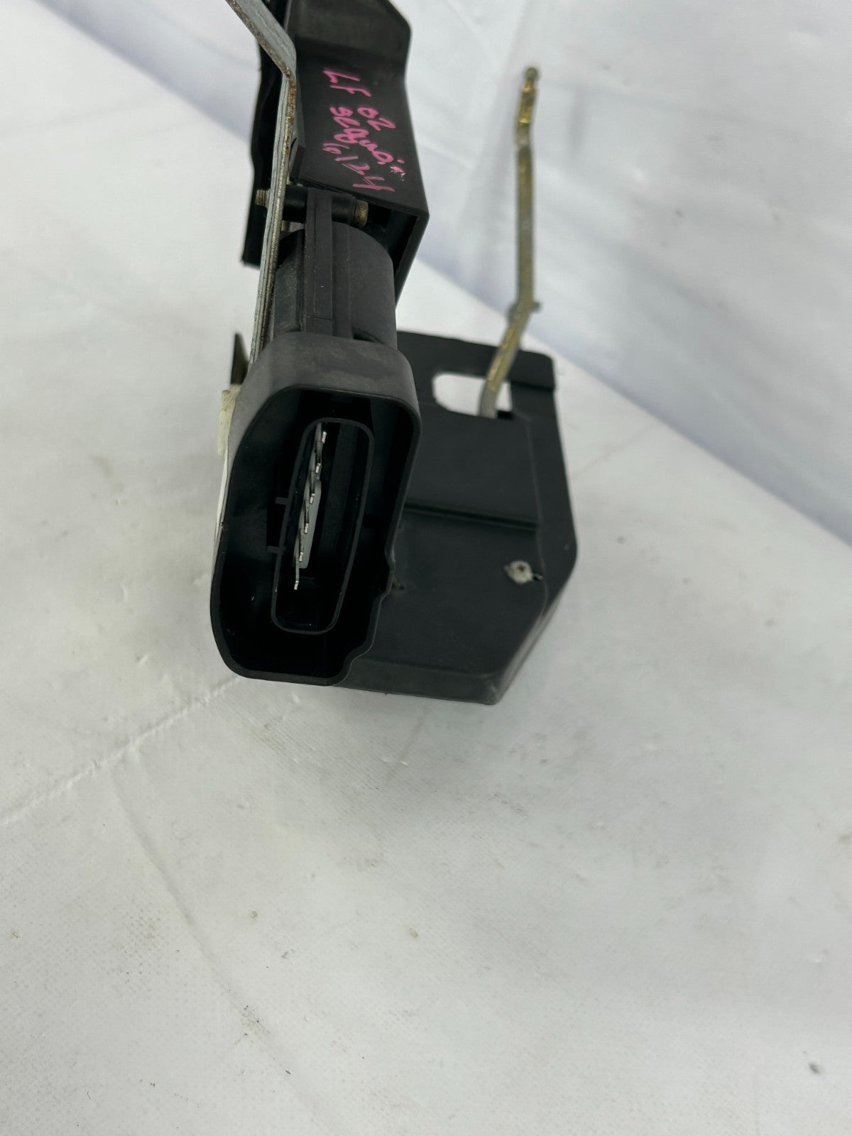2001-2007 Toyota Sequoia Front Left Door Lock Latch Actuator OEM 69040-0C020