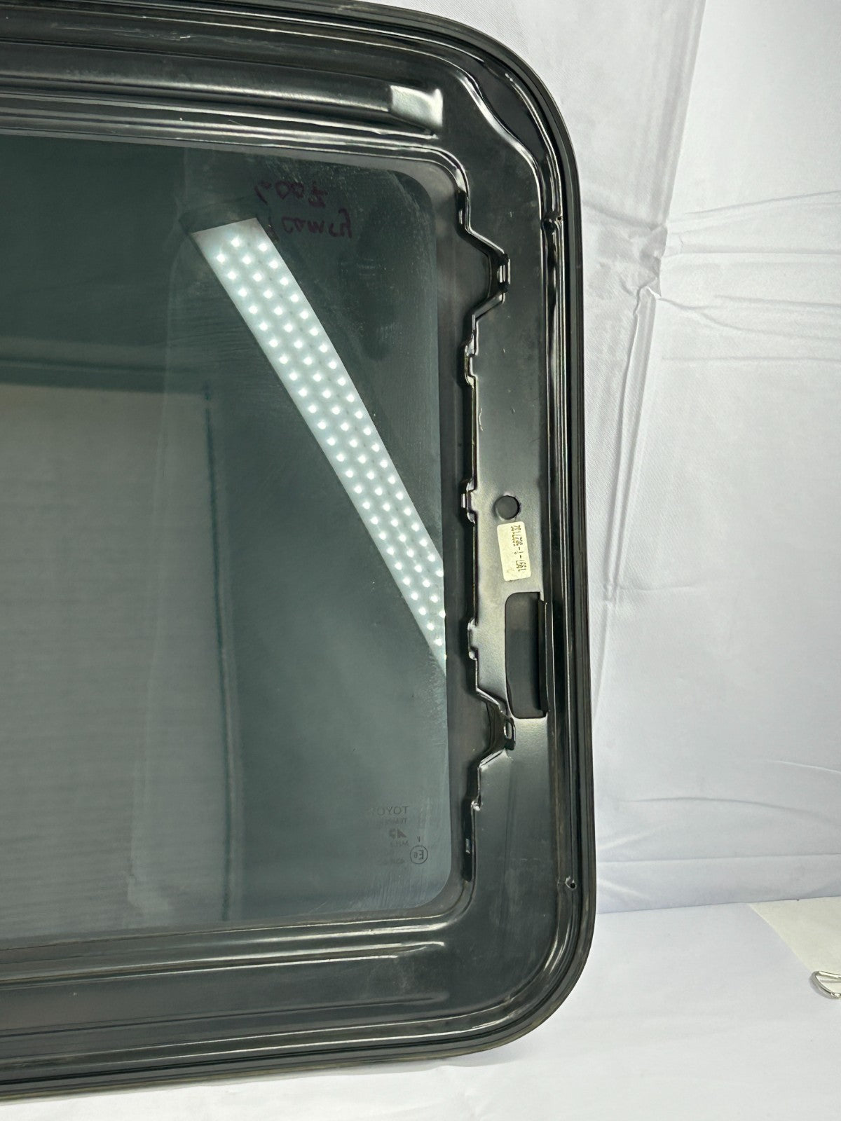 1997-2001 Toyota Camry Sunroof Sun Roof Moon Roof Sliding Glass OEM 63201-AA010