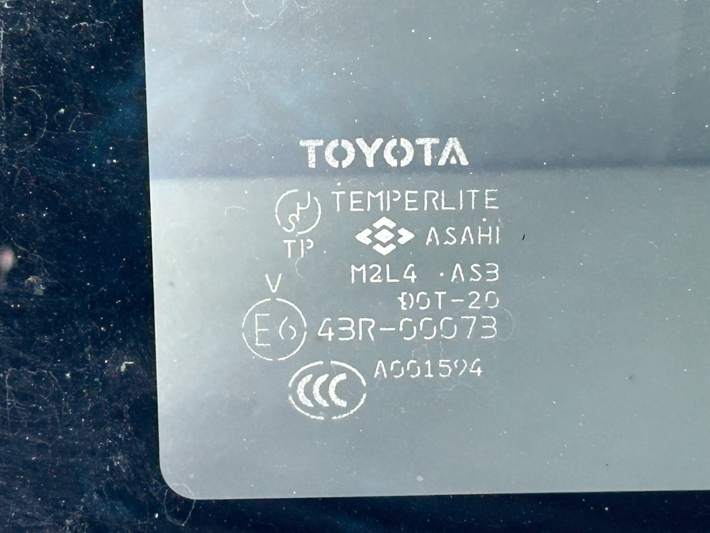 03-04 Toyota RAV4 Sunroof Sun Roof Moonroof Sliding Glass Panel OEM 63201-42071