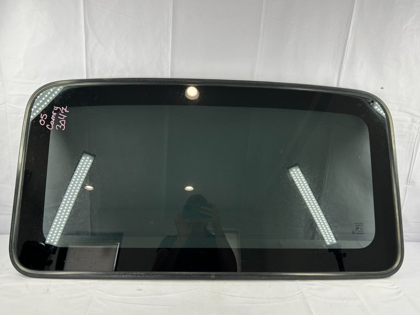 2002-2006 Toyota Camry Sun Roof Moon Roof Sliding Glass Panel OEM 63201-AA020