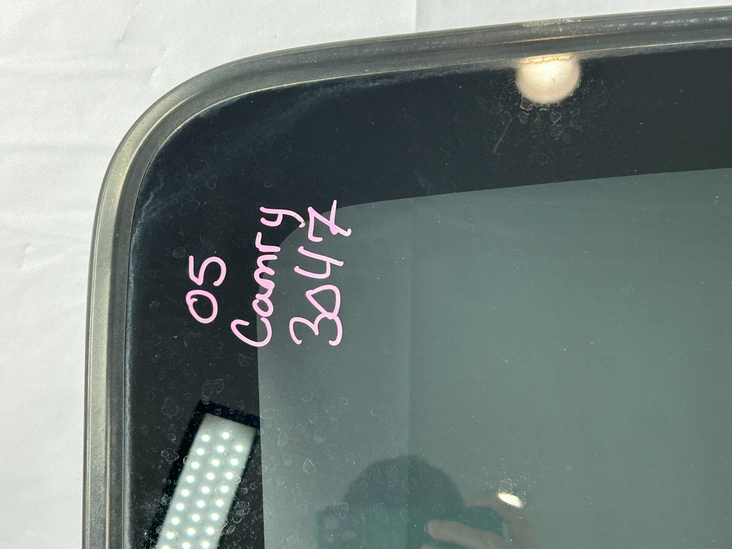 2002-2006 Toyota Camry Sun Roof Moon Roof Sliding Glass Panel OEM 63201-AA020