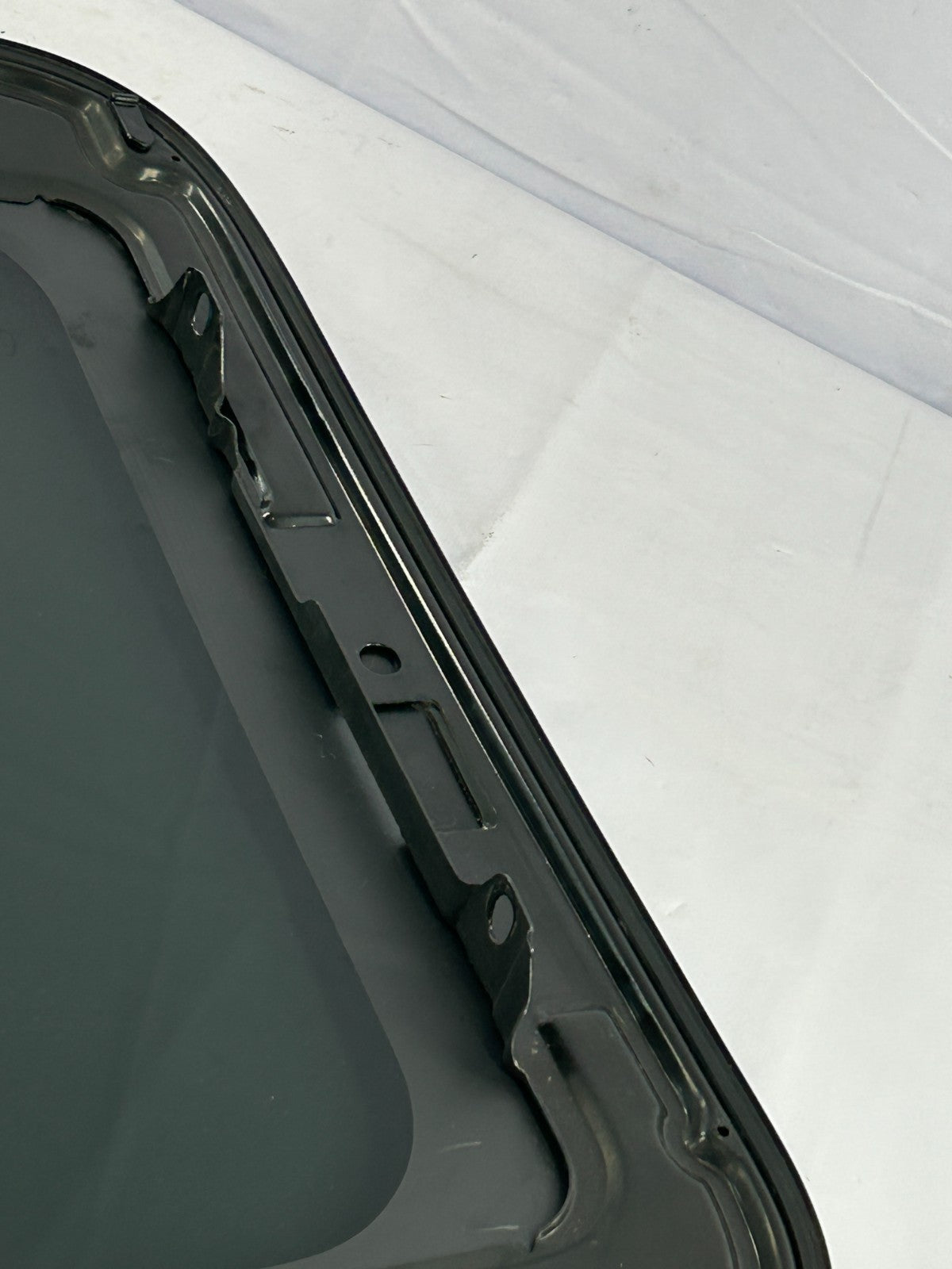 2002-2006 Toyota Camry Sun Roof Moon Roof Sliding Glass Panel OEM 63201-AA020