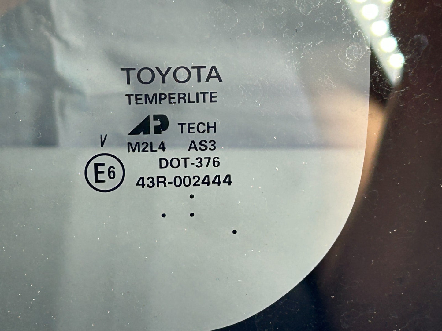 2002-2006 Toyota Camry Sun Roof Moon Roof Sliding Glass Panel OEM 63201-AA020