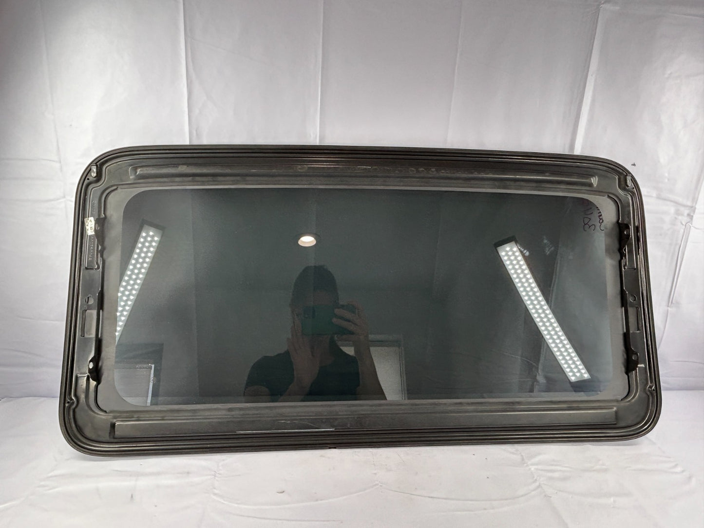 2002-2006 Toyota Camry Sun Roof Moon Roof Sliding Glass Panel OEM 63201-AA020