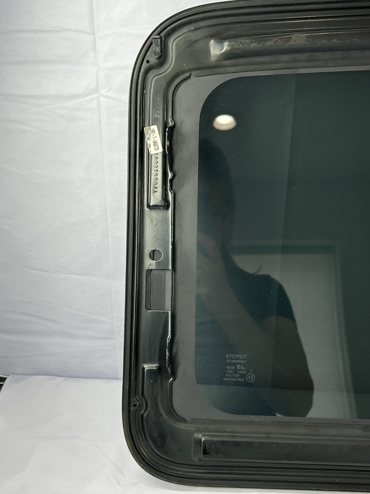 2002-2006 Toyota Camry Sun Roof Moon Roof Sliding Glass Panel OEM 63201-AA020