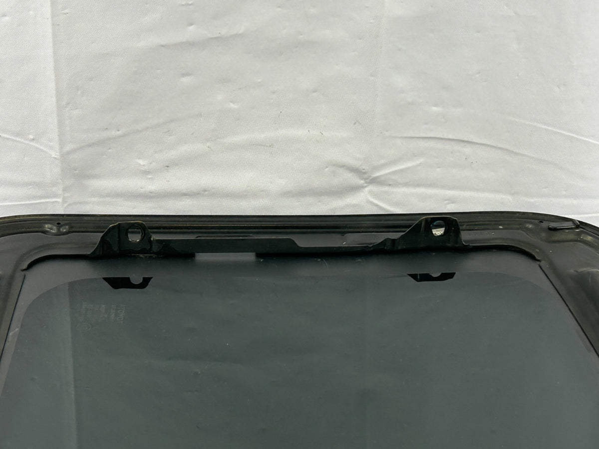 2002-2006 Toyota Camry Sun Roof Moon Roof Sliding Glass Panel OEM 63201-AA020