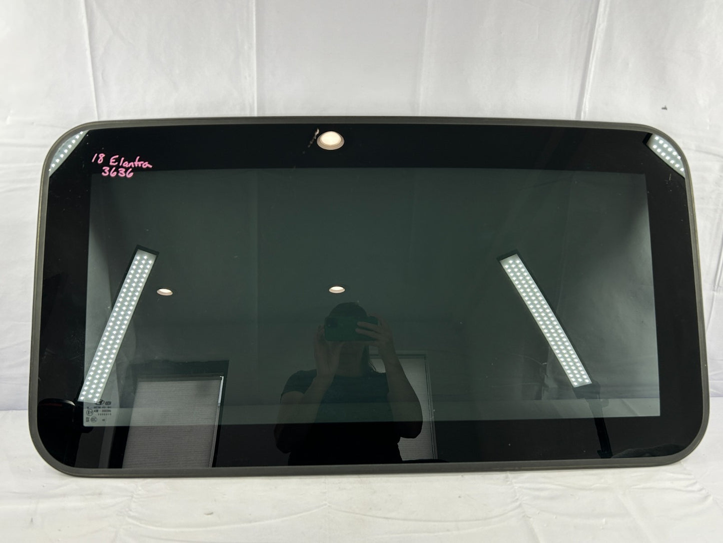 16-23 Hyundai Elantra Sunroof Moonroof Sliding Glass Panel OEM 81610-F2000
