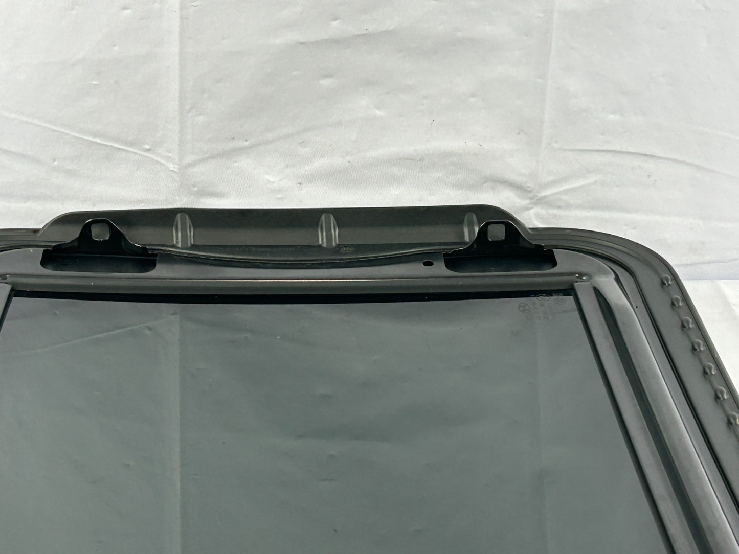 16-23 Hyundai Elantra Sunroof Moonroof Sliding Glass Panel OEM 81610-F2000