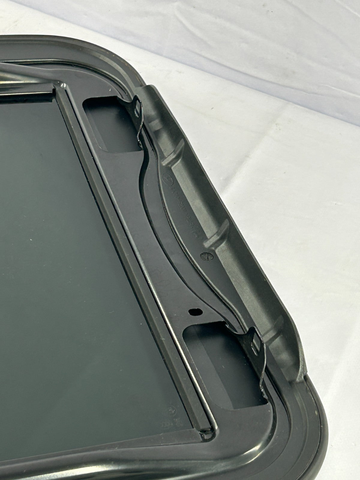 16-23 Hyundai Elantra Sunroof Moonroof Sliding Glass Panel OEM 81610-F2000