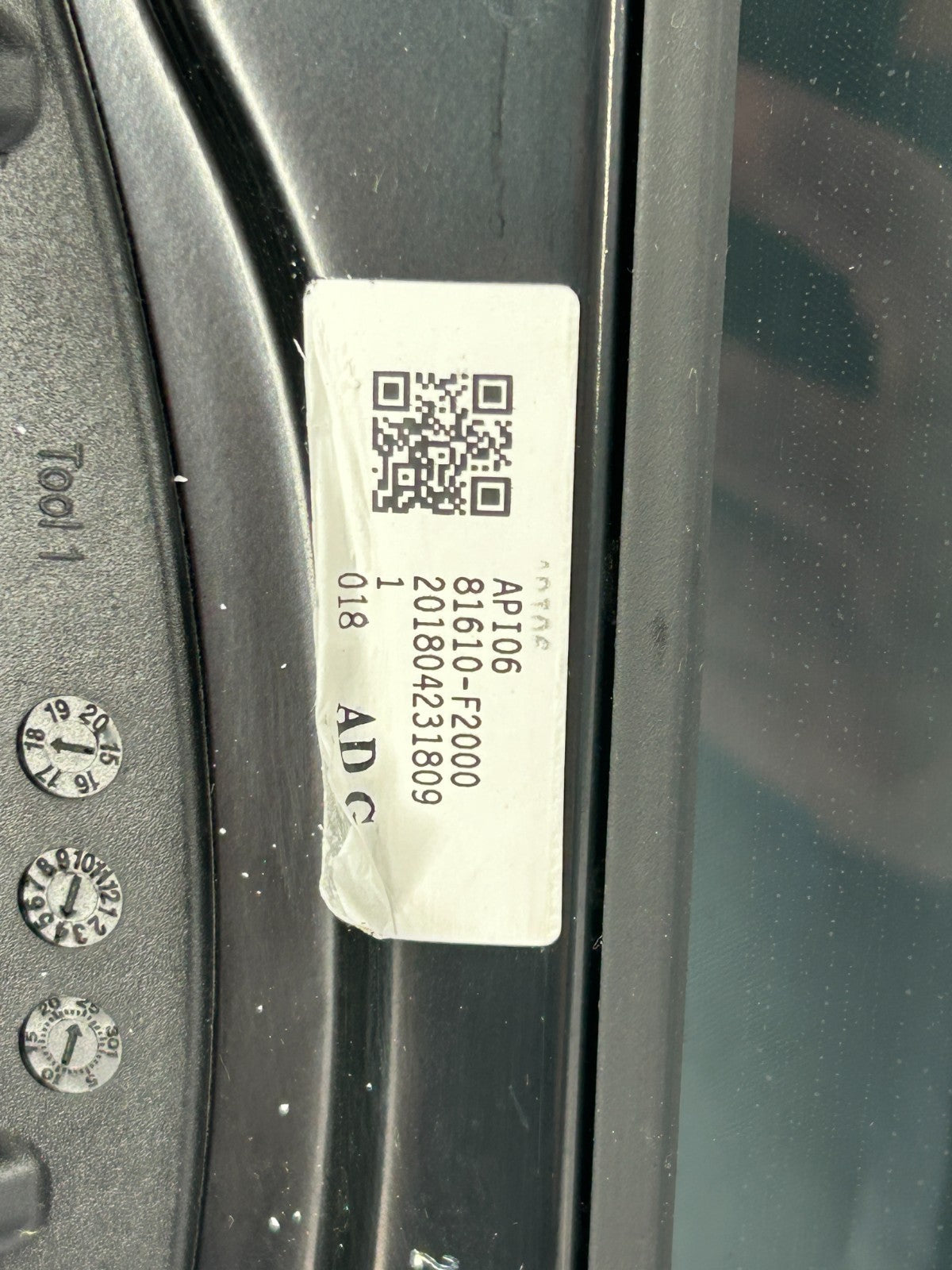 16-23 Hyundai Elantra Sunroof Moonroof Sliding Glass Panel OEM 81610-F2000