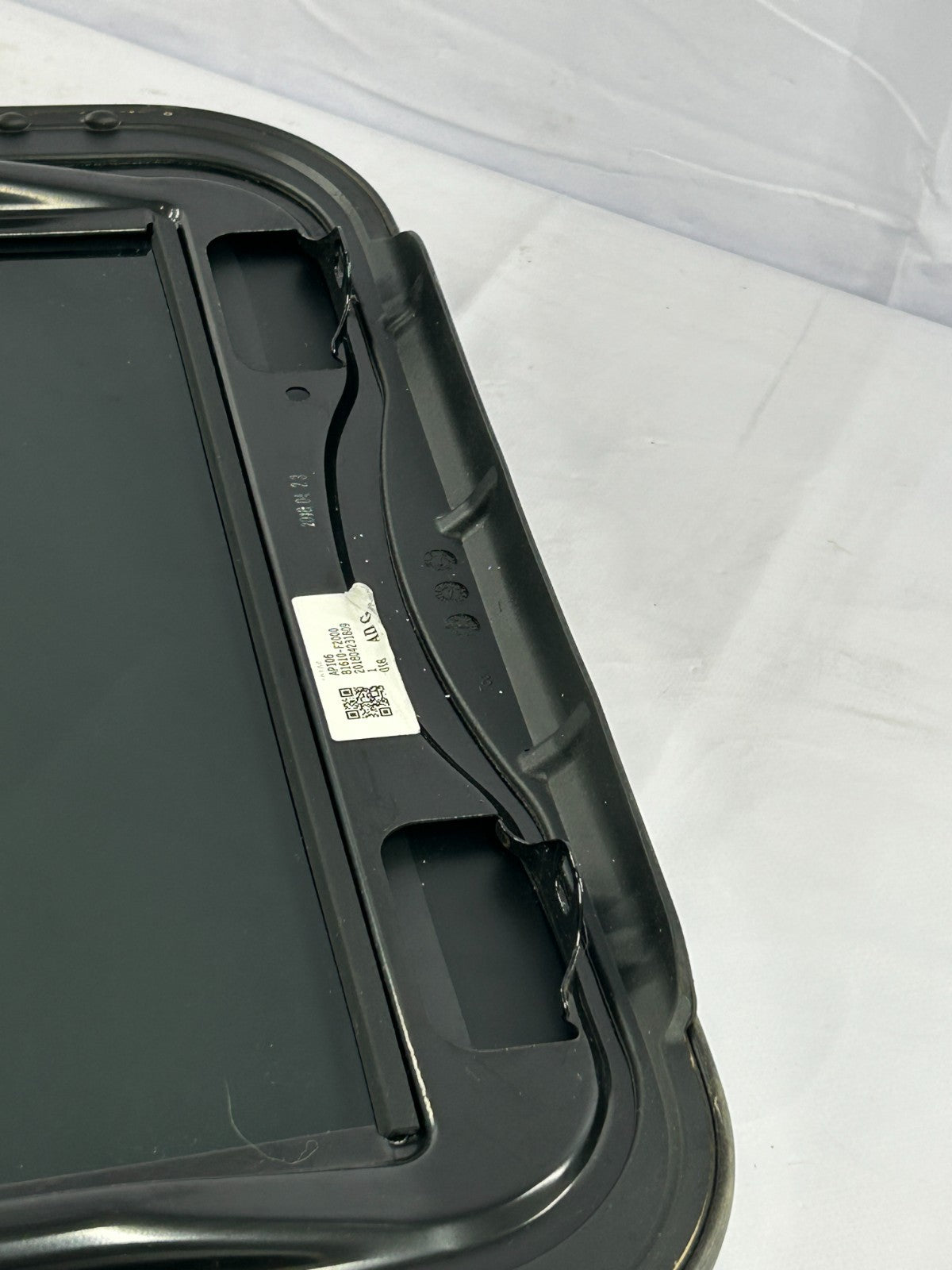 16-23 Hyundai Elantra Sunroof Moonroof Sliding Glass Panel OEM 81610-F2000