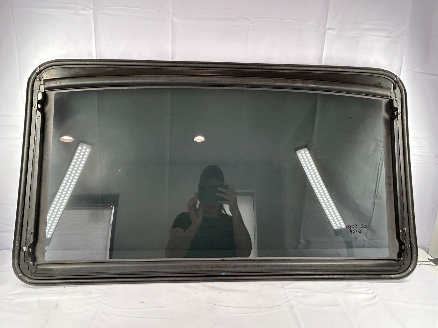01-07 Toyota Sequoia Sunroof Sun Roof Moon Roof Sliding Glass OEM 63201-0C010