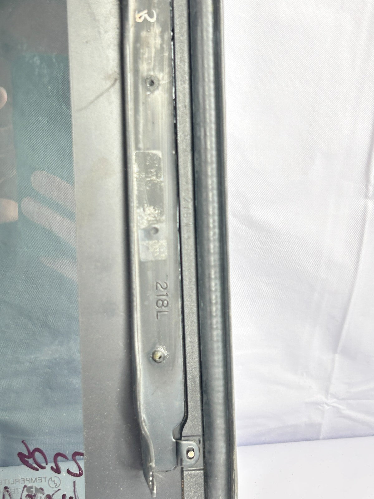 2003-2008 Toyota Matrix Sunroof Sun Roof Moon Roof Sliding Glass OEM 63201-01010