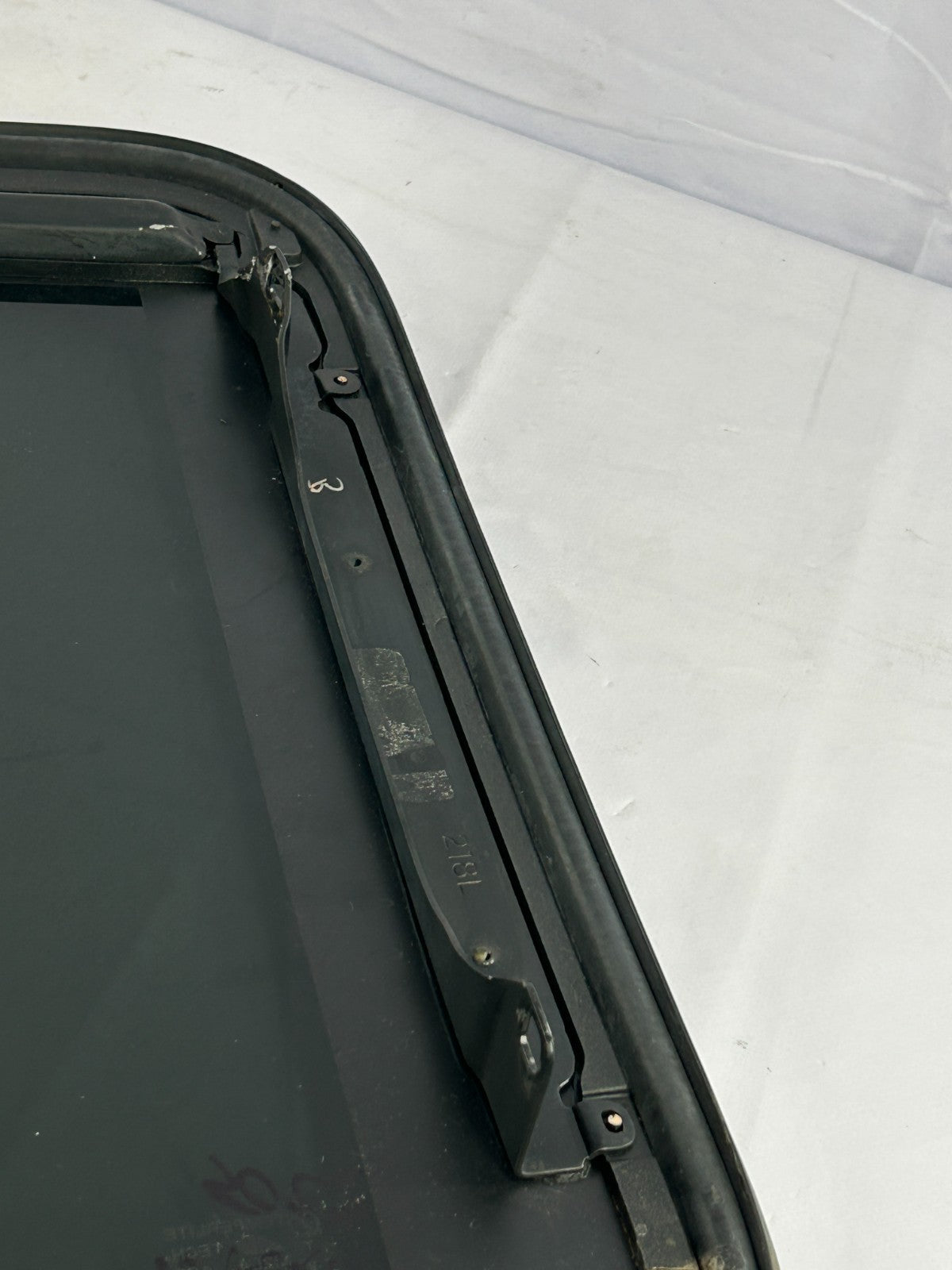 2003-2008 Toyota Matrix Sunroof Sun Roof Moon Roof Sliding Glass OEM 63201-01010