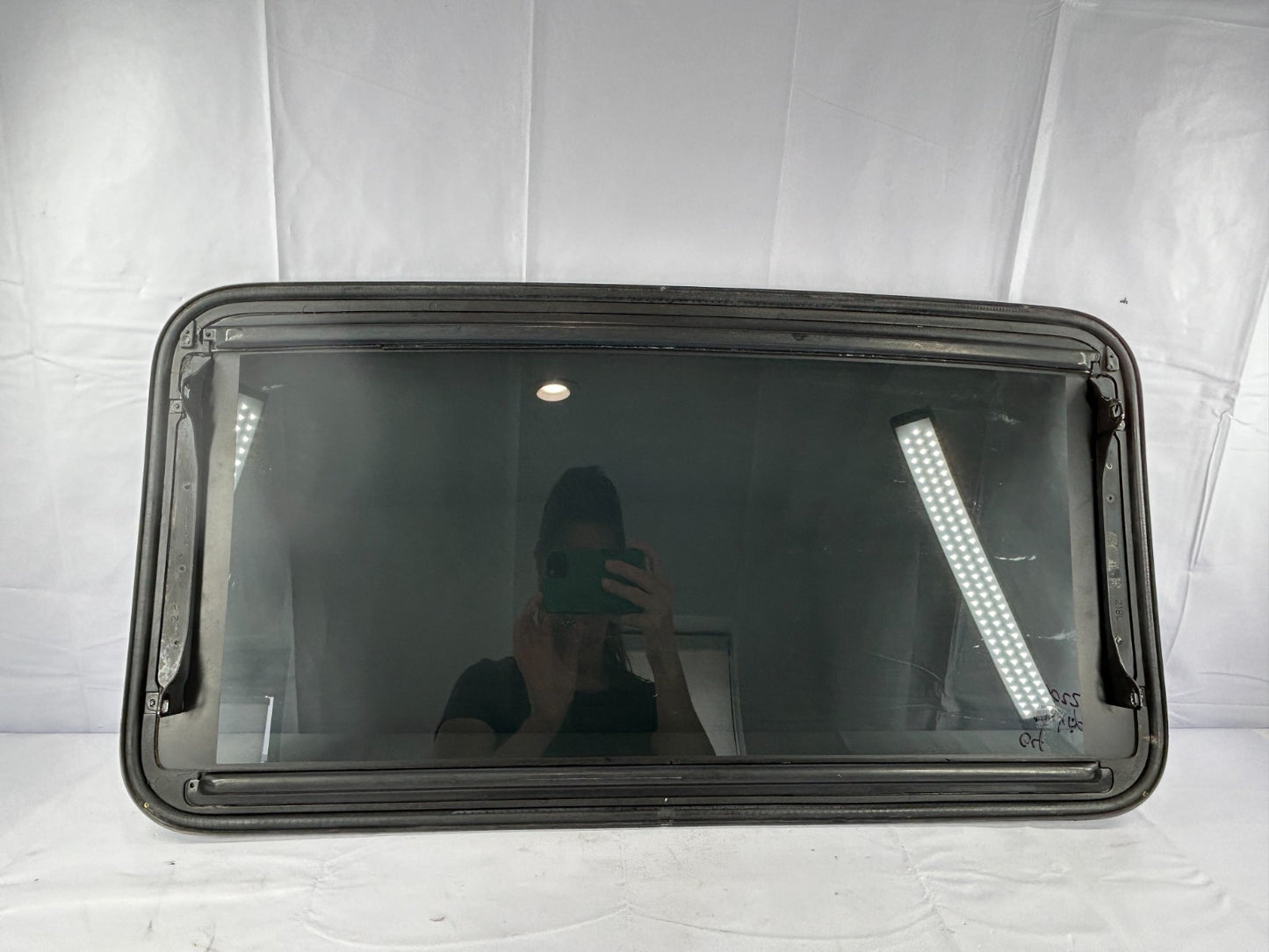 2003-2008 Toyota Matrix Sunroof Sun Roof Moon Roof Sliding Glass OEM 63201-01010