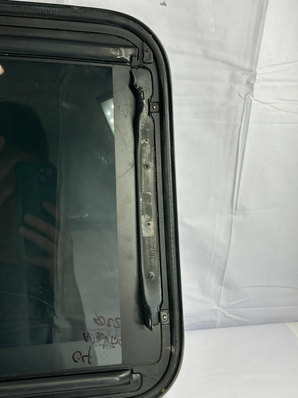 2003-2008 Toyota Matrix Sunroof Sun Roof Moon Roof Sliding Glass OEM 63201-01010