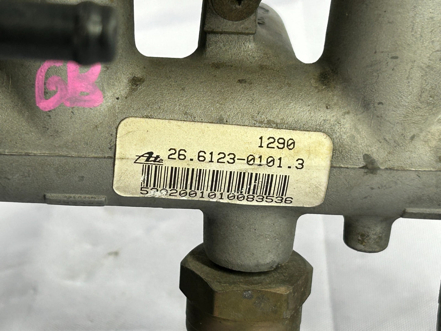 2001-2003 Toyota Sequoia Power Brake Booster Master Cylinder OEM 44610-0C030