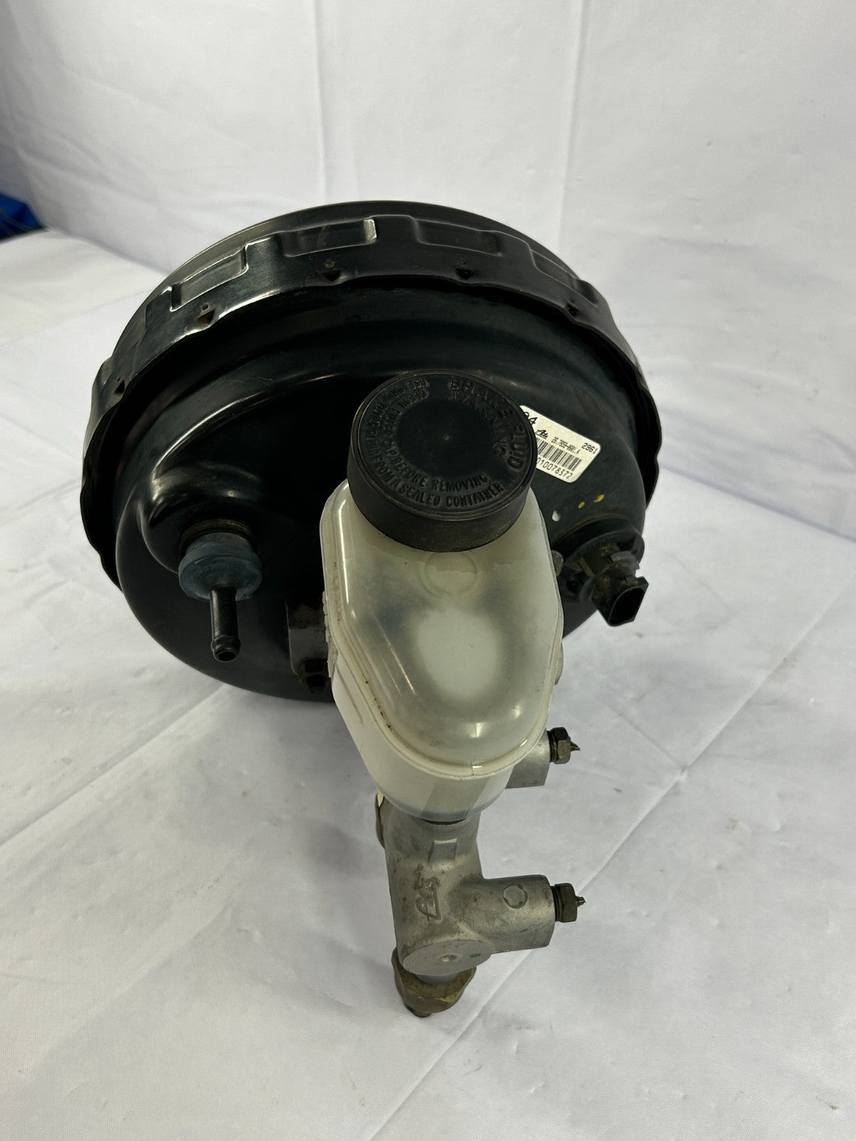 2001-2003 Toyota Sequoia Power Brake Booster Master Cylinder OEM 44610-0C030
