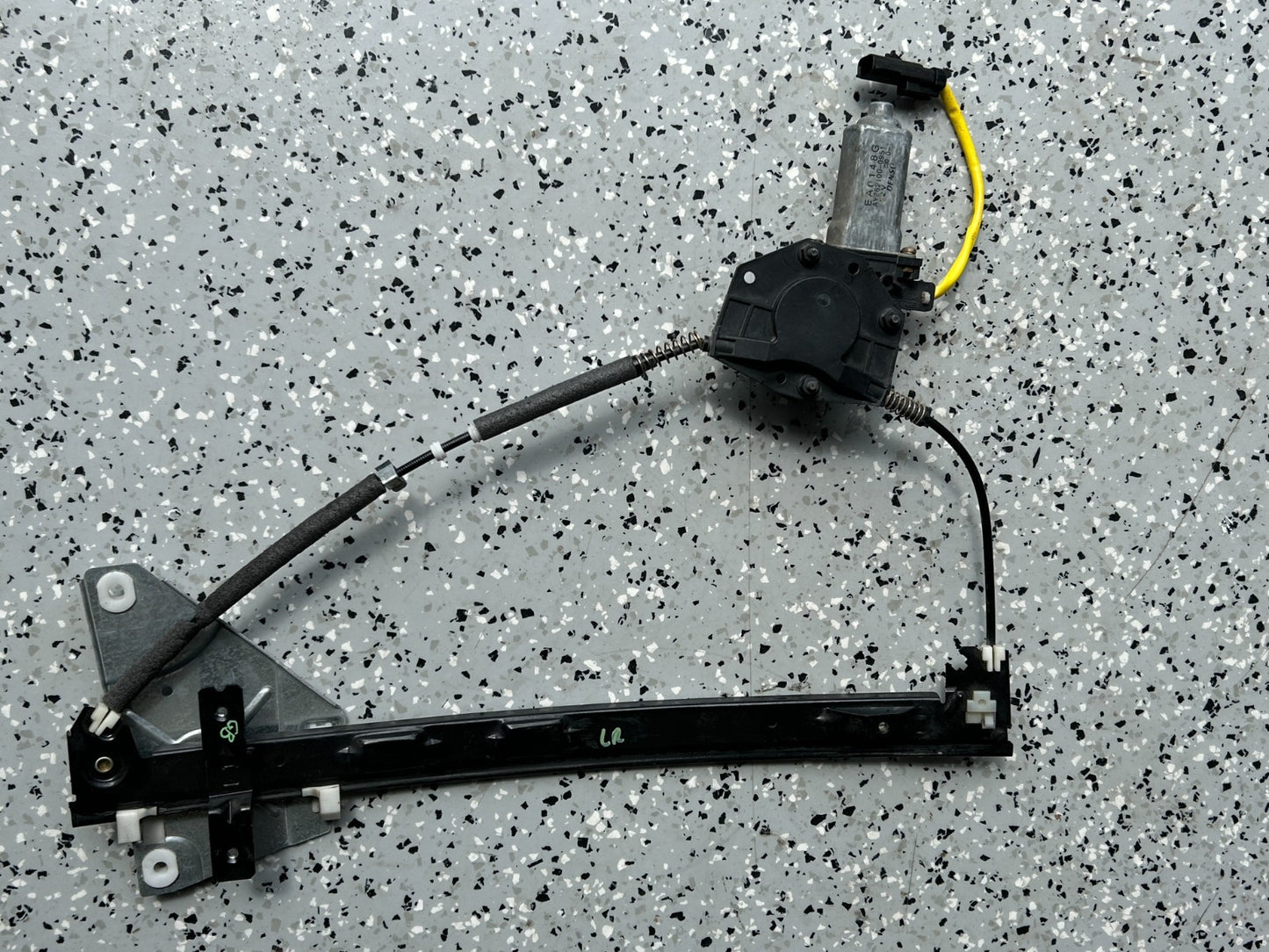 01-04 Jeep Grand Cherokee Rear Left Side Door Window Regulator OEM 55362285AD