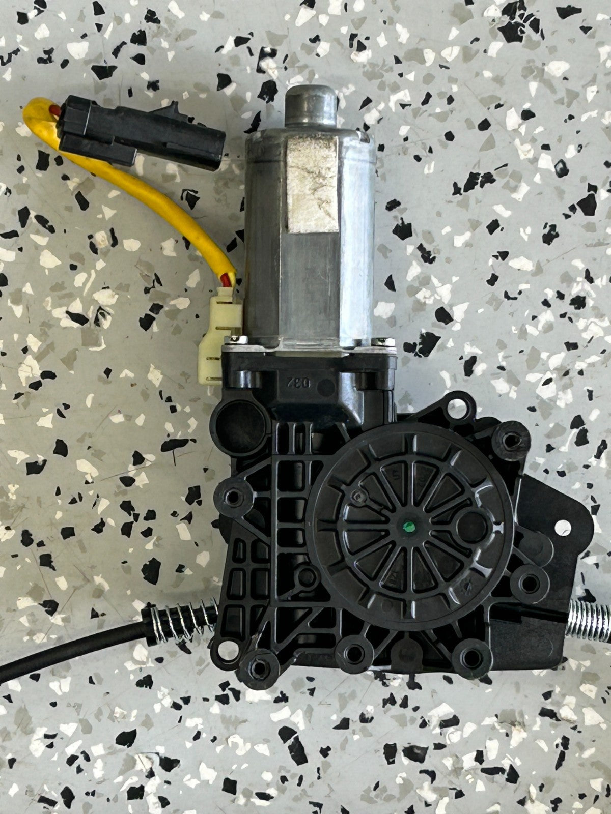 2000-2004 Jeep Grand Cherokee Front Left Driver Door Window Regulator Motor OEM