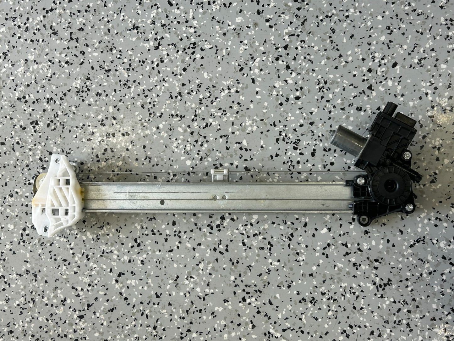 17-23 Subaru Impreza Front Right Door Window Regulator and Motor OEM 61041FL00B