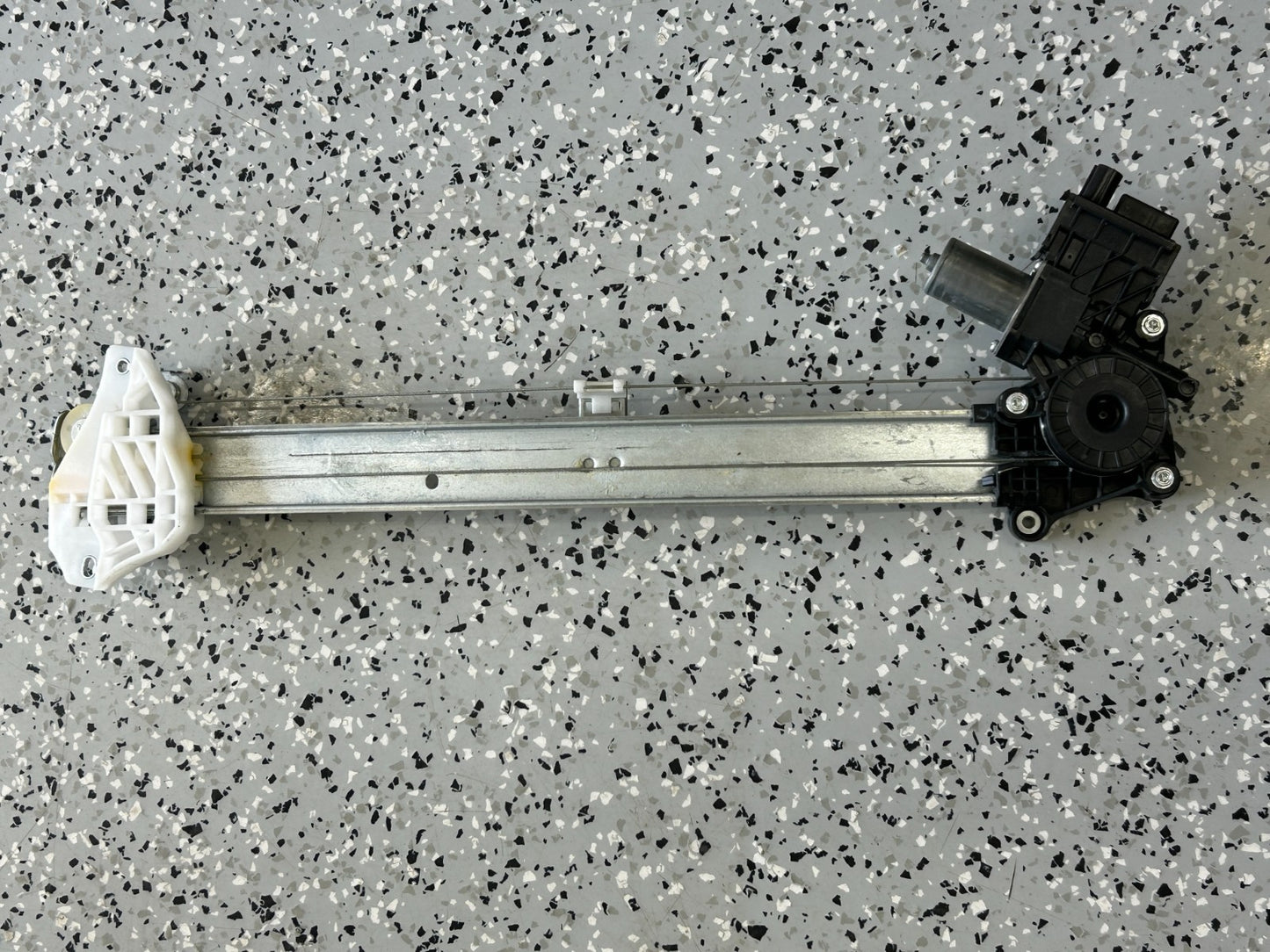 17-23 Subaru Impreza Front Right Door Window Regulator and Motor OEM 61041FL00B