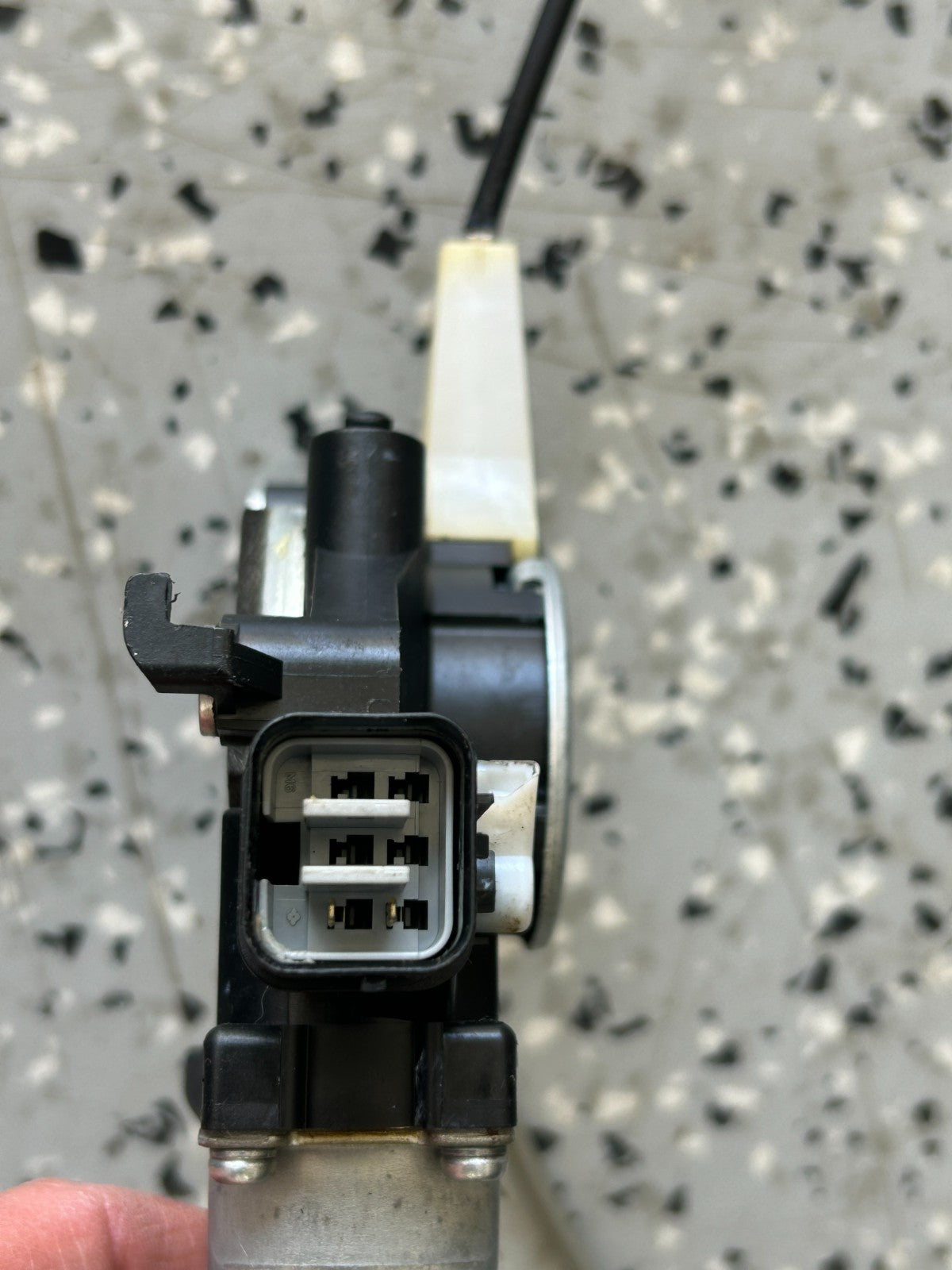 2010-2014 Subaru Legacy Front Right Door Window Regulator & Motor OEM 61041AJ00A