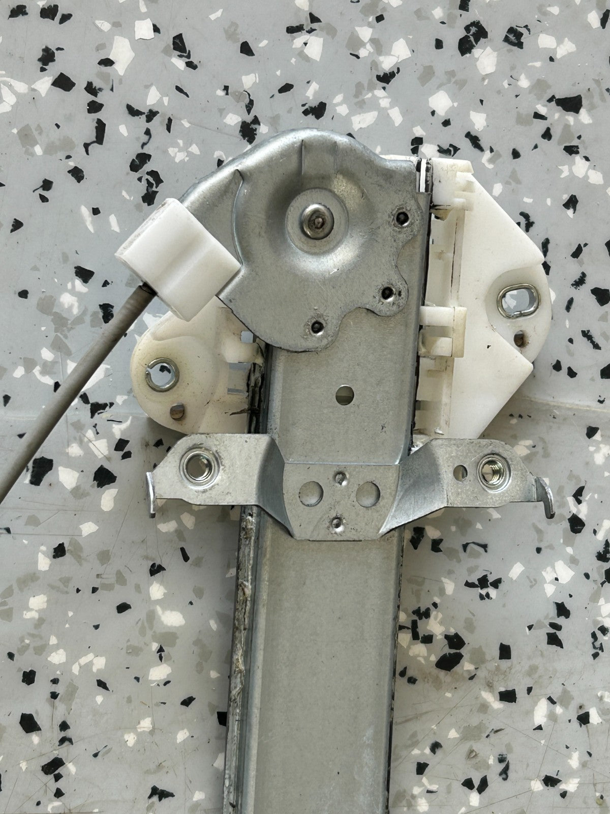 2010-2014 Subaru Legacy Front Right Door Window Regulator & Motor OEM 61041AJ00A