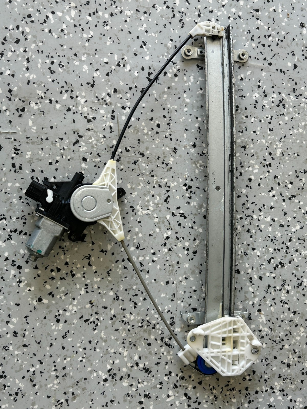 2010-2014 Subaru Legacy Front Right Door Window Regulator & Motor OEM 61041AJ00A