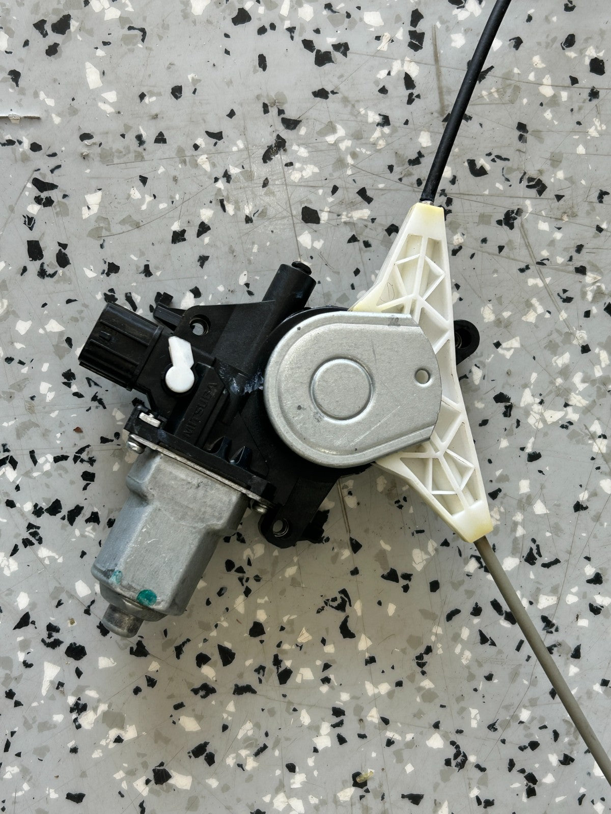 2010-2014 Subaru Legacy Front Right Door Window Regulator & Motor OEM 61041AJ00A