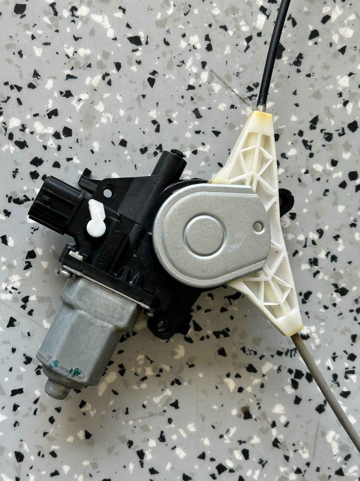 2010-2014 Subaru Legacy Rear Right Door Window Regulator Motor OEM 61042AJ00A