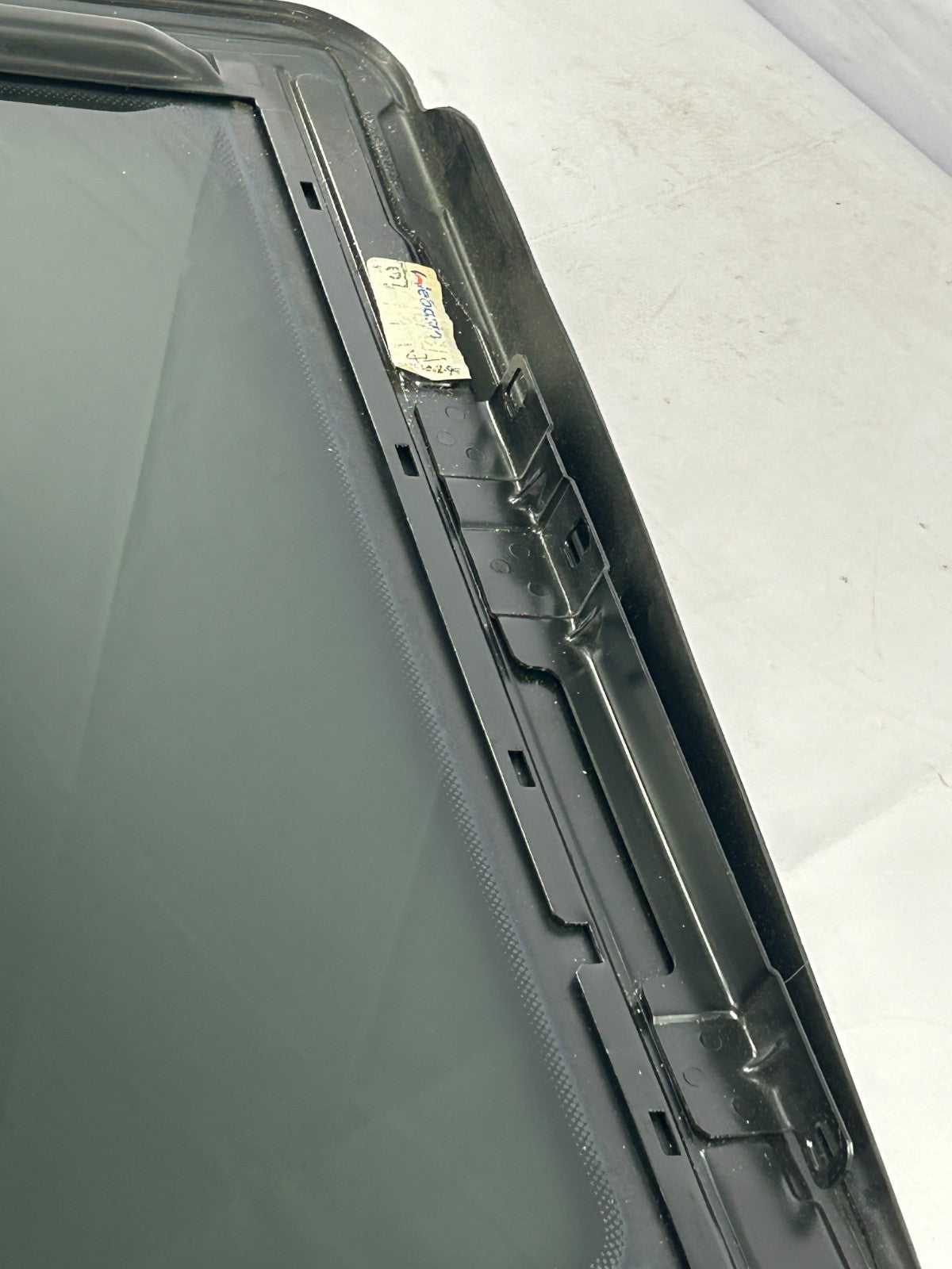 1996-2003 Mercedes E320 Sunroof Moonroof Sliding Glass Panel OEM 210-780-02-21