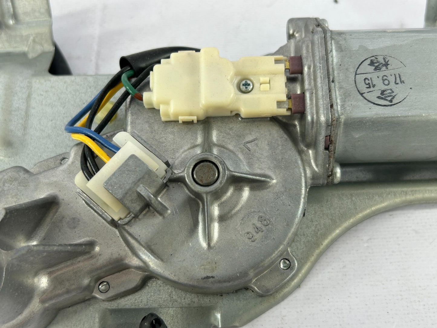 2002-2004 Subaru Impreza Rear Windshield Wiper Motor Assembly OEM 86510FE040