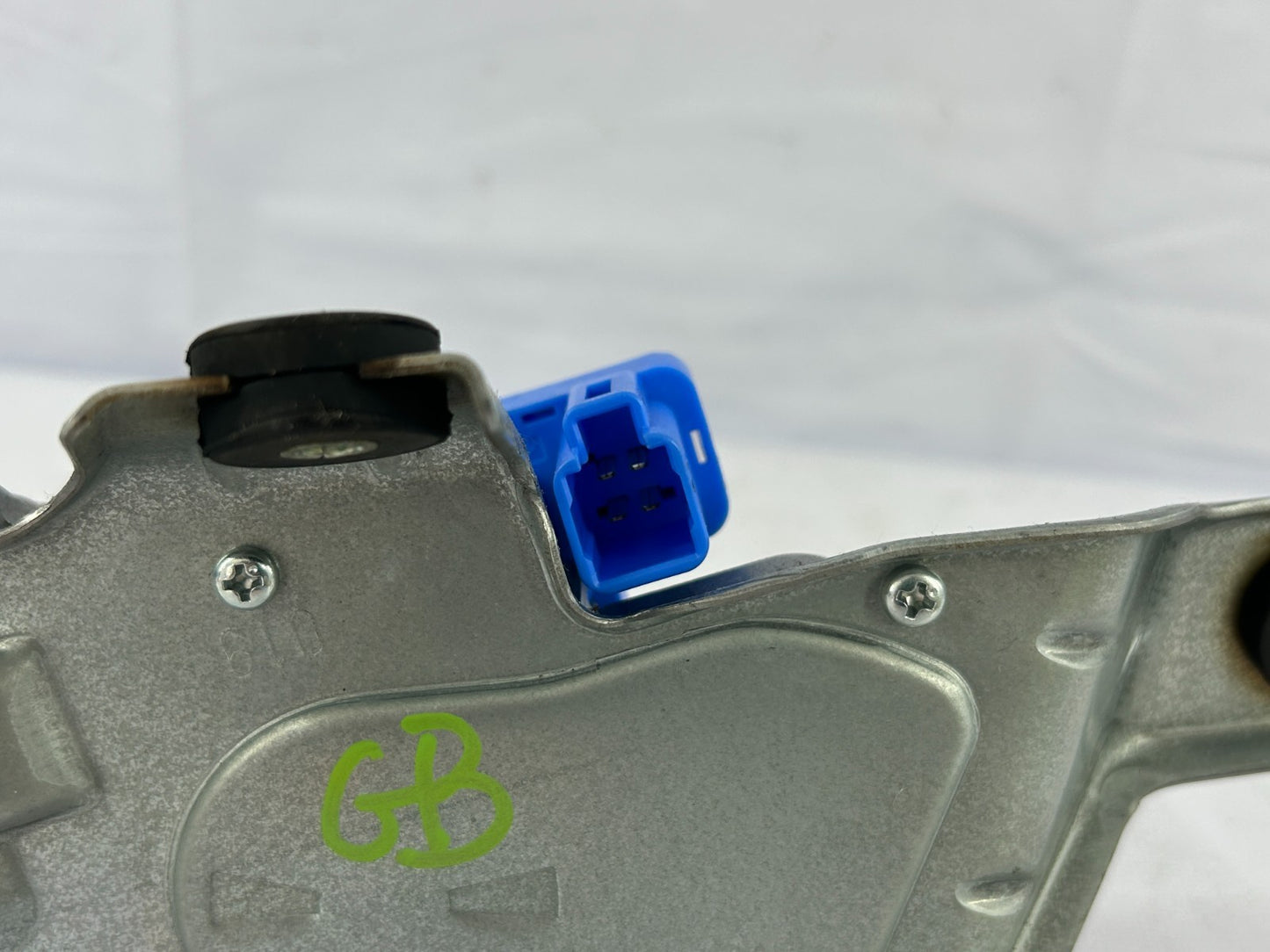 2010-2011 Subaru Impreza Rear Windshield Wiper Motor Assembly OEM 86510FG090