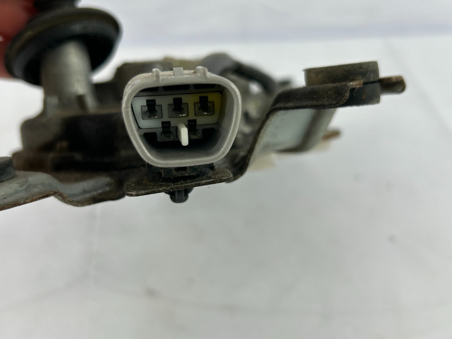 2001-2007 Toyota Sequoia Rear Windshield Wiper Motor Assembly OEM 85130-34010