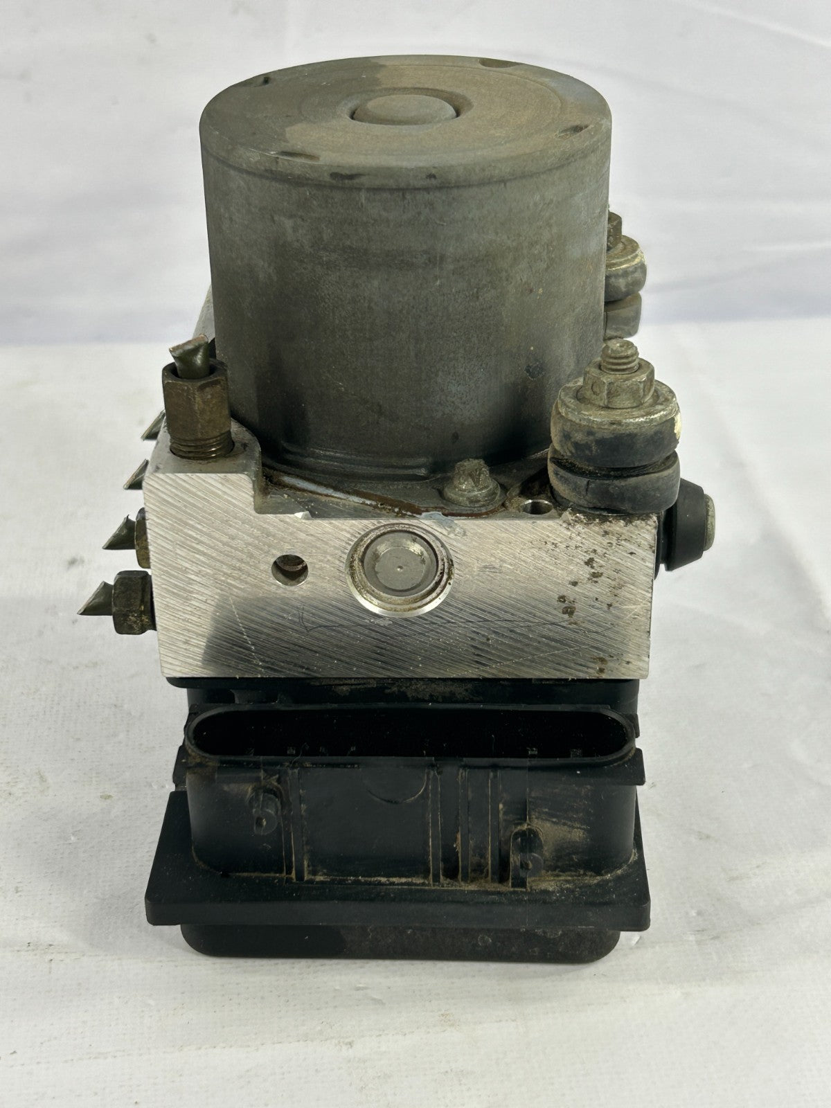 2005 Subaru Forester ABS Anti Lock Brake Pump Module Assembly OEM 27594SA050