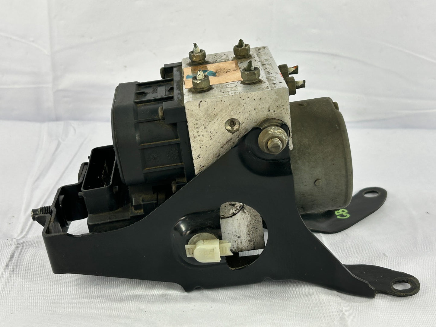 2000-2001 Subaru Legacy Outback ABS Brake Pump Modulator Actuator OEM 27534AE01A