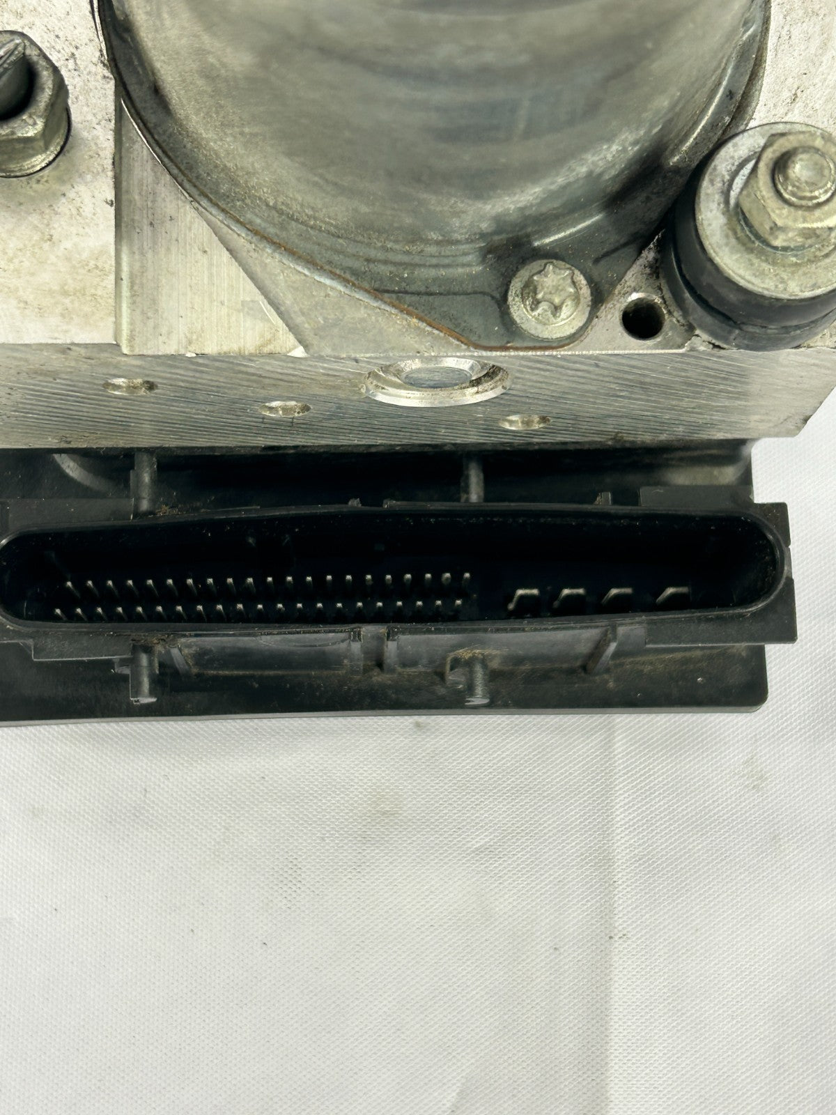 2009 Subaru Forester ABS Pump Control Module Hydraulic Unit Assy OEM 27596SC001