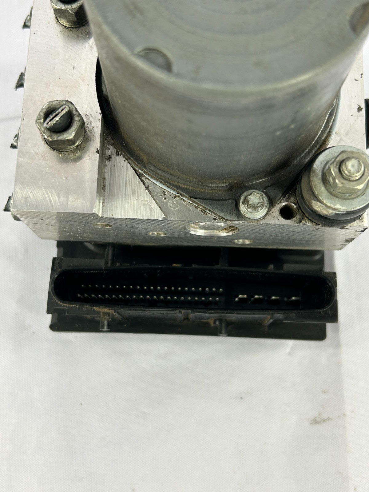 2011-2013 Subaru Forester ABS Pump Control Module Hydraulic Unit 27596SC070